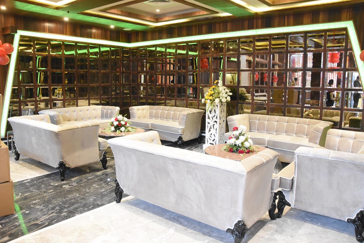 Costa Riviera Hotel Варанасі Екстер'єр фото
